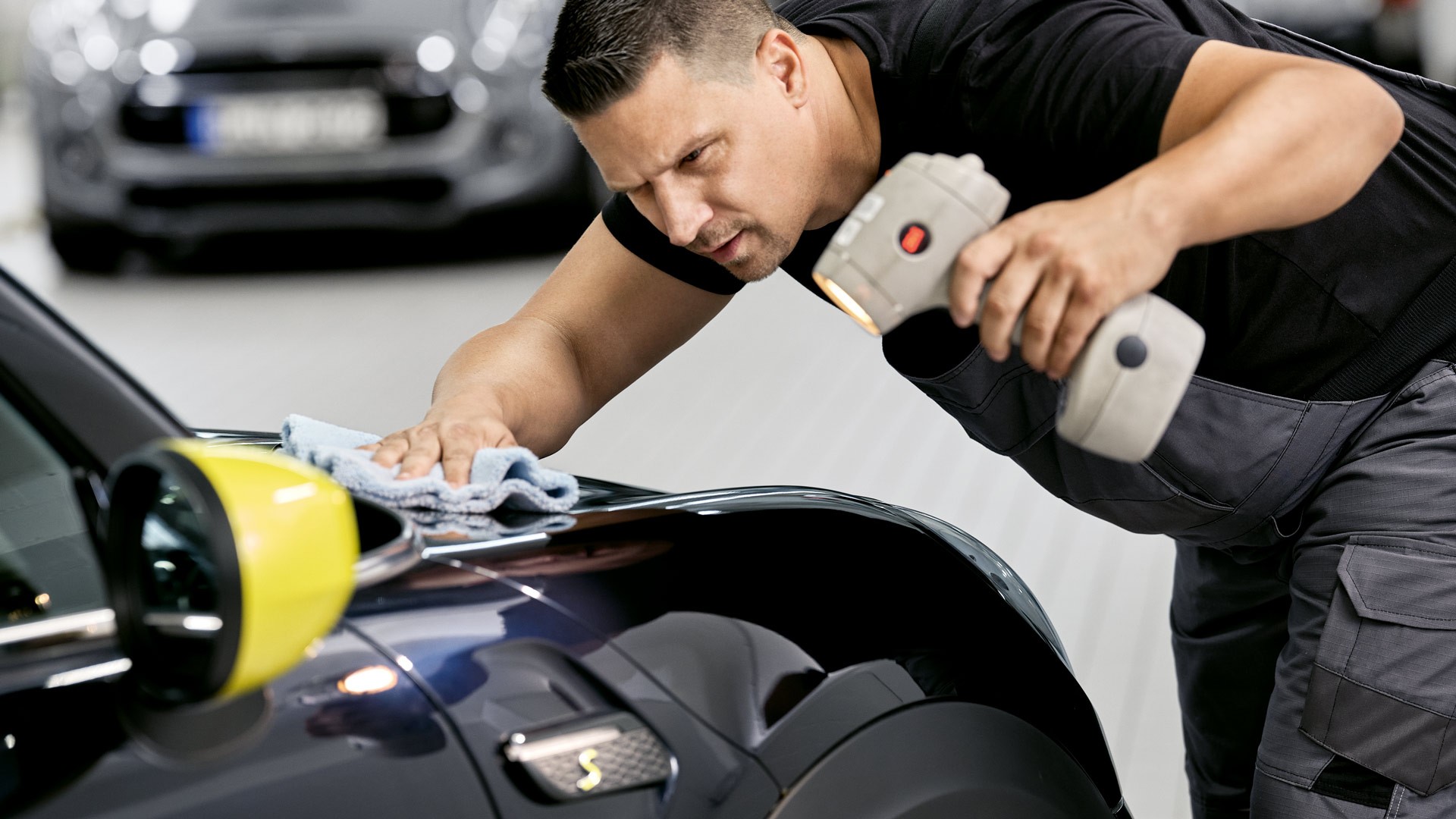 MINI Original Repair Services - Mini body and paint shop electric repair